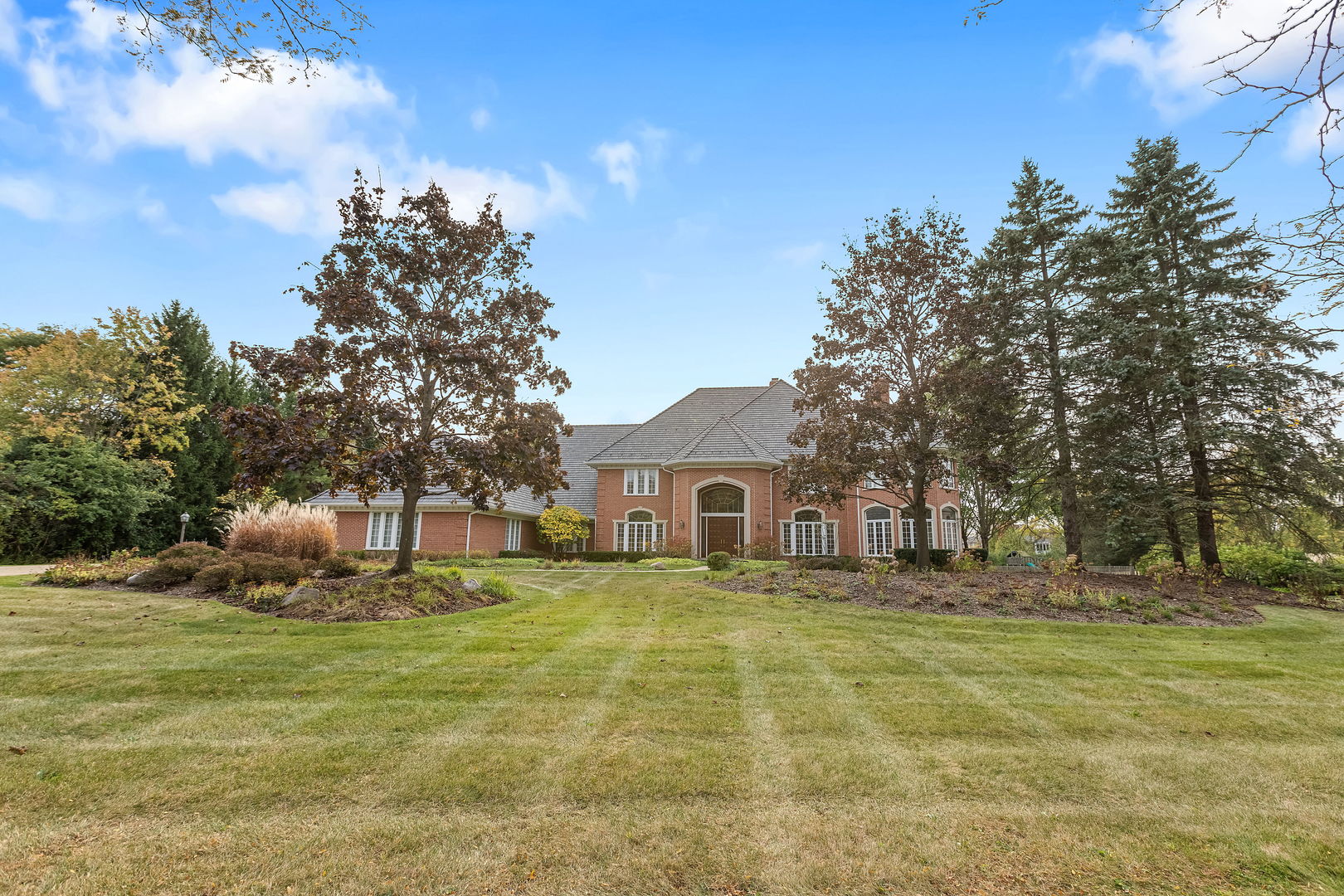 880 Woodstream Court