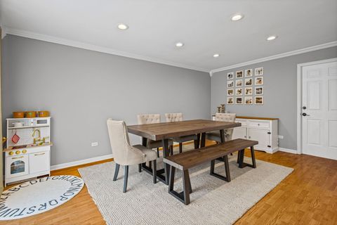 Tiny photo for 42 W Taylor Road, Lombard, IL 60148 (MLS # 12533611)