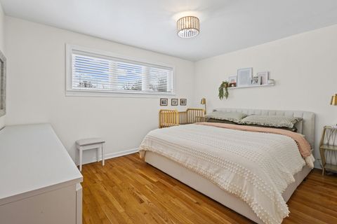 Tiny photo for 42 W Taylor Road, Lombard, IL 60148 (MLS # 12533611)