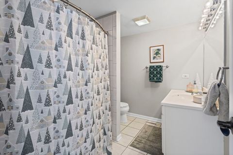 Tiny photo for 42 W Taylor Road, Lombard, IL 60148 (MLS # 12533611)