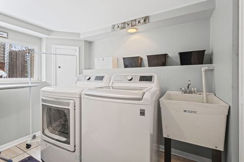 Tiny photo for 42 W Taylor Road, Lombard, IL 60148 (MLS # 12533611)