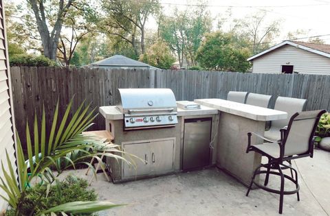 Tiny photo for 42 W Taylor Road, Lombard, IL 60148 (MLS # 12533611)