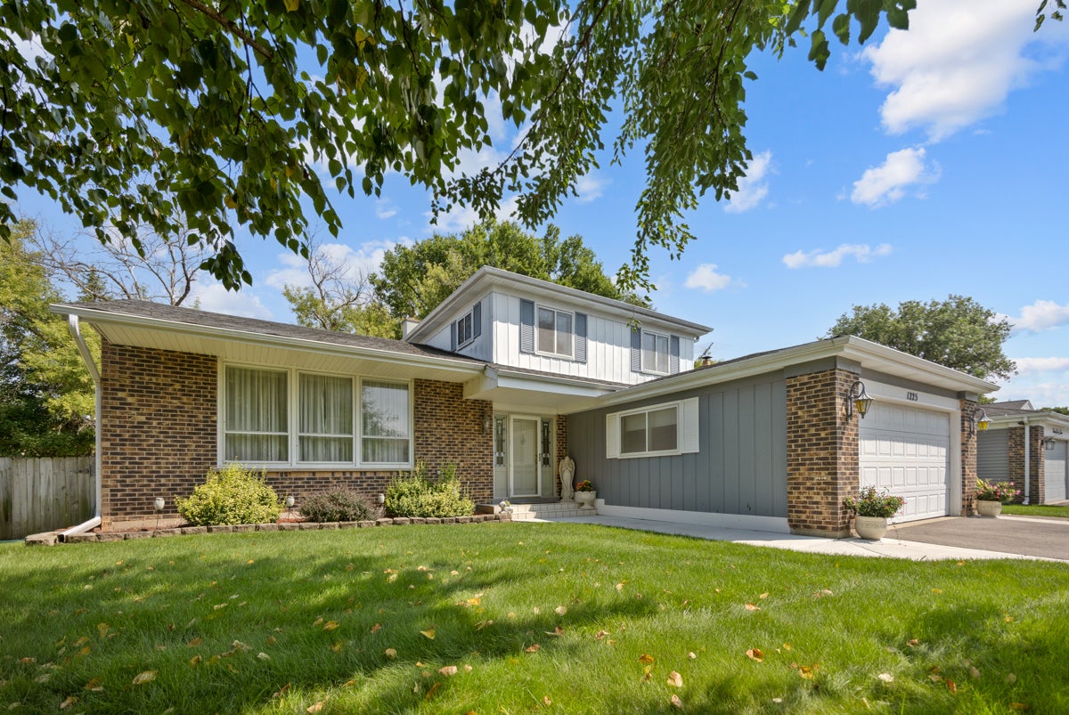1225 N Basswood Lane