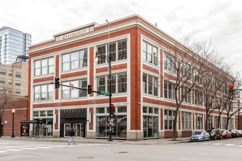 2000 S MICHIGAN Avenue 202 Chicago IL 60616