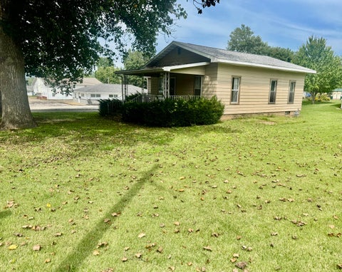 Tiny photo for 328 S Pearl Street, Bluffs, IL 62621 (MLS # 12740533)