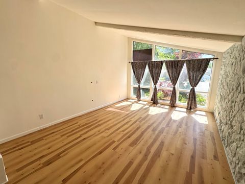 Tiny photo for 1008 Adams Court, Carpentersville, IL 60110 (MLS # 12646306)