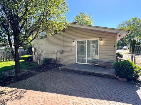 Tiny photo for 1008 Adams Court, Carpentersville, IL 60110 (MLS # 12646306)