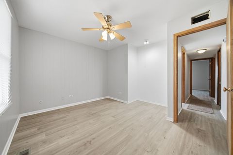 Tiny photo for 949 Mosby Court, Joliet, IL 60431 (MLS # 12614492)