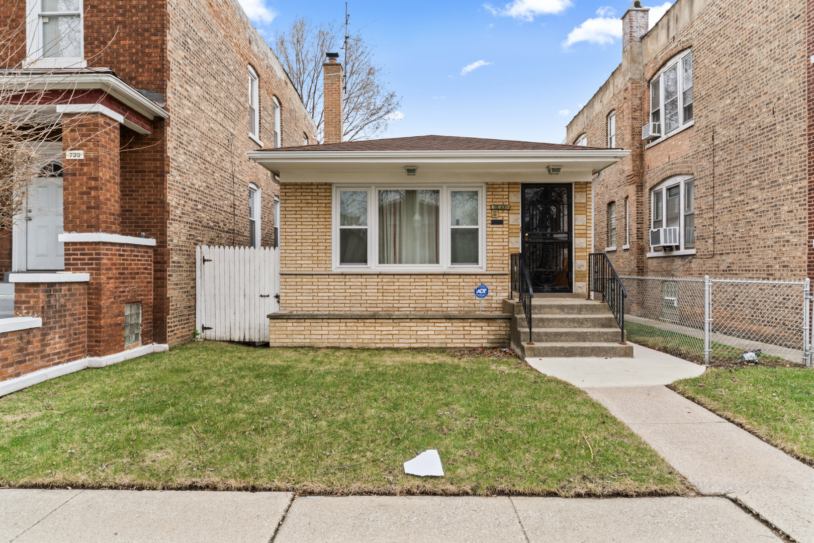 733 E 90th Street