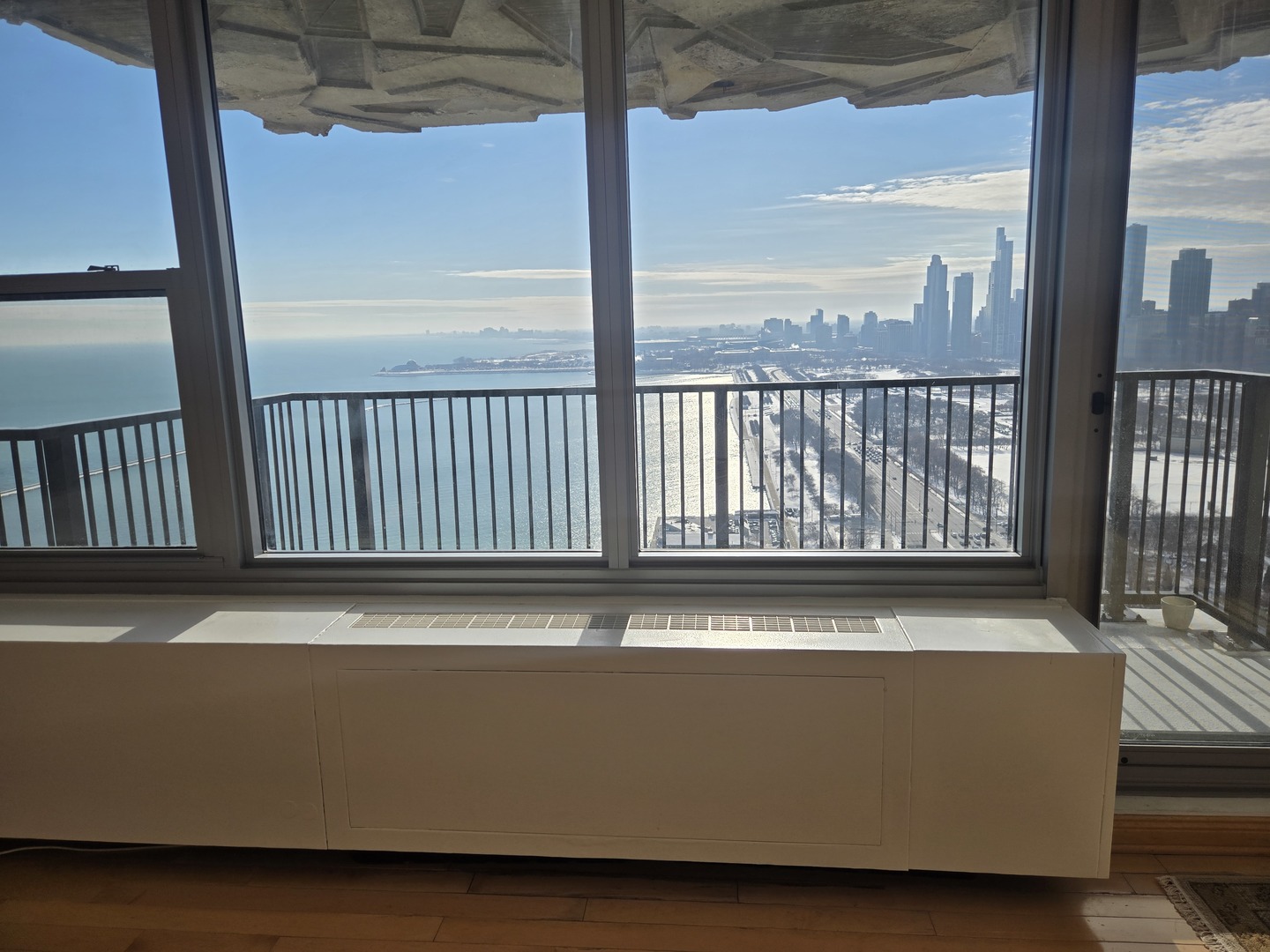 400 E RANDOLPH Street 3905