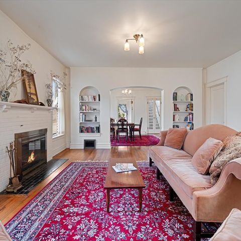 Tiny photo for 2500 Thayer Street, Evanston, IL 60201 (MLS # 12571351)