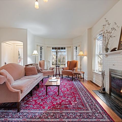 Tiny photo for 2500 Thayer Street, Evanston, IL 60201 (MLS # 12571351)