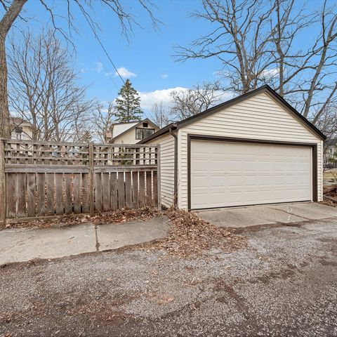 Tiny photo for 2500 Thayer Street, Evanston, IL 60201 (MLS # 12571351)