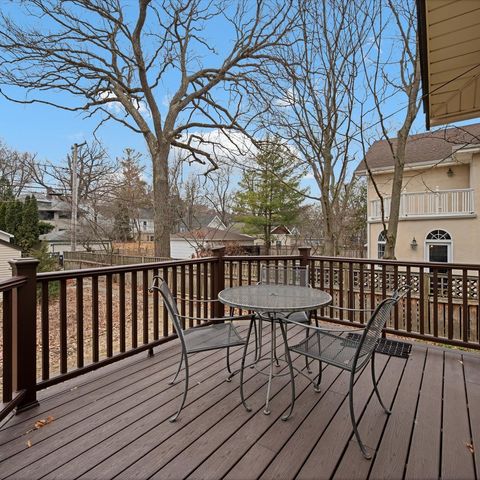 Tiny photo for 2500 Thayer Street, Evanston, IL 60201 (MLS # 12571351)