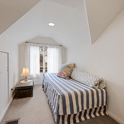 Tiny photo for 2500 Thayer Street, Evanston, IL 60201 (MLS # 12571351)