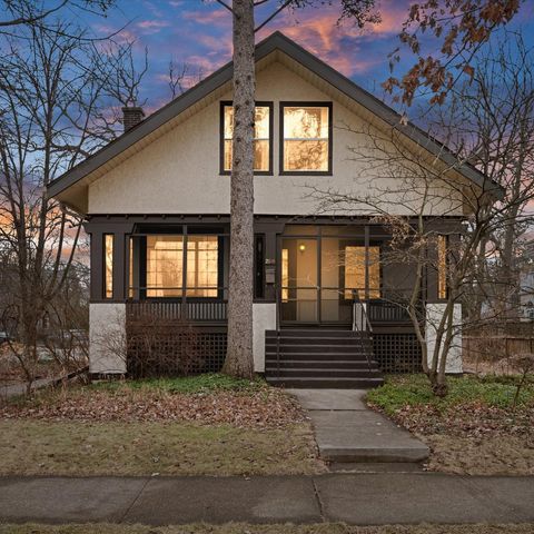 Photo of 2500 Thayer Street, Evanston, IL 60201 (MLS # 12571351)