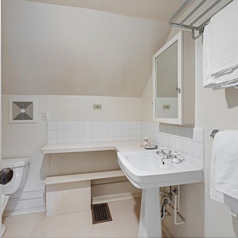 Tiny photo for 2500 Thayer Street, Evanston, IL 60201 (MLS # 12571351)