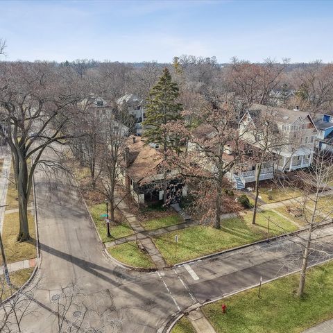 Tiny photo for 2500 Thayer Street, Evanston, IL 60201 (MLS # 12571351)