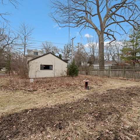 Tiny photo for 2500 Thayer Street, Evanston, IL 60201 (MLS # 12571351)