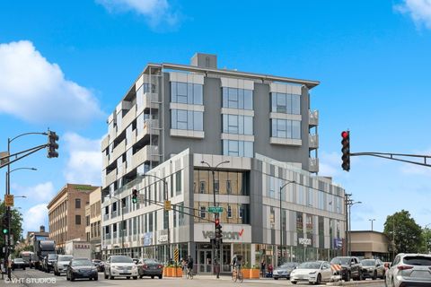 1241 N MILWAUKEE Avenue 601 Chicago IL 60622