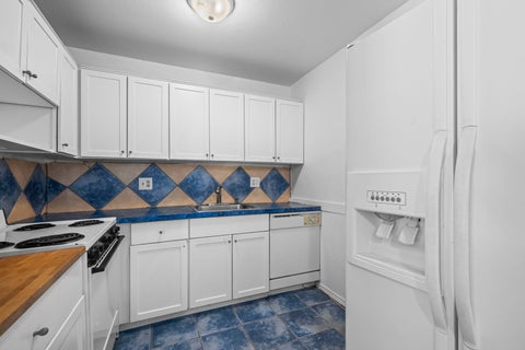 Tiny photo for 765 GROVE Drive #103, Buffalo Grove, IL 60089 (MLS # 12732826)