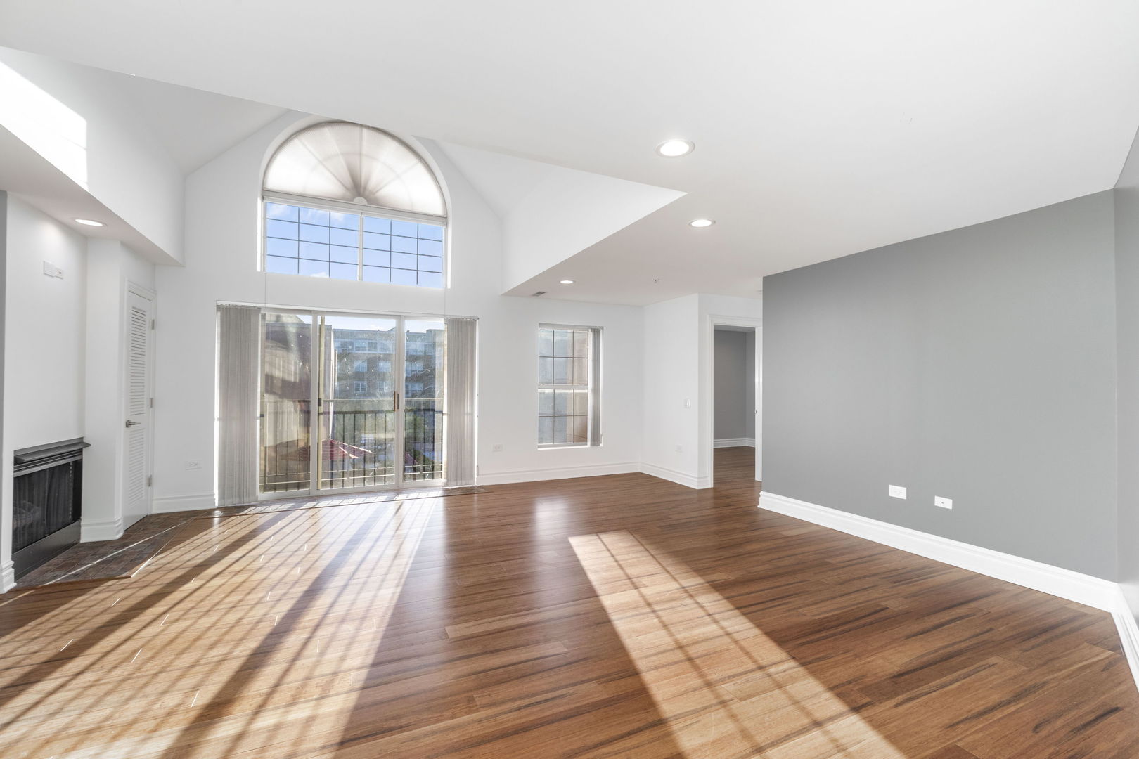 1800 Dewes Street 309