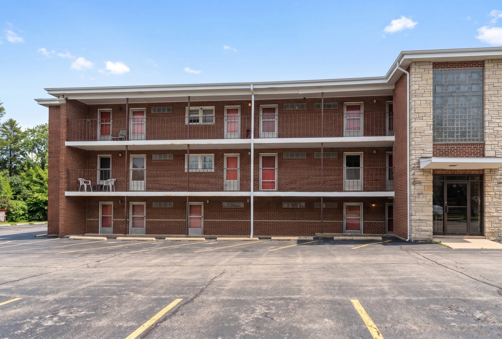 411 N Hicks Road