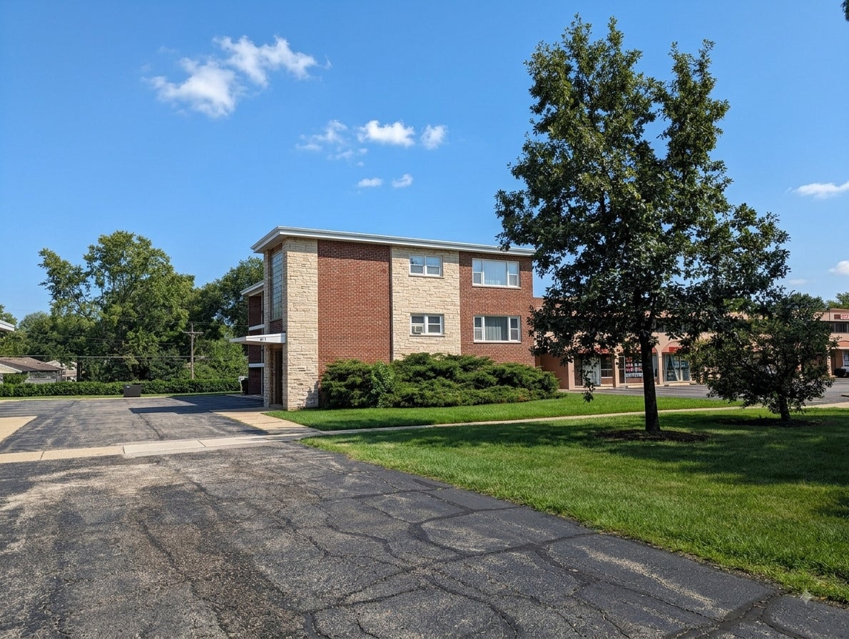 411 N Hicks Road