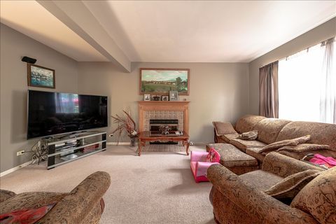Tiny photo for 3534 Matisse Drive, St. Charles, IL 60175 (MLS # 12473458)