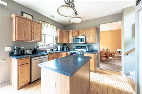 Tiny photo for 3534 Matisse Drive, St. Charles, IL 60175 (MLS # 12473458)