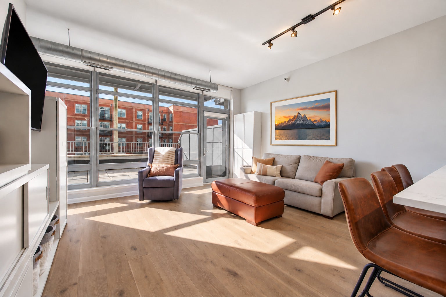 1200 W Monroe Street 313