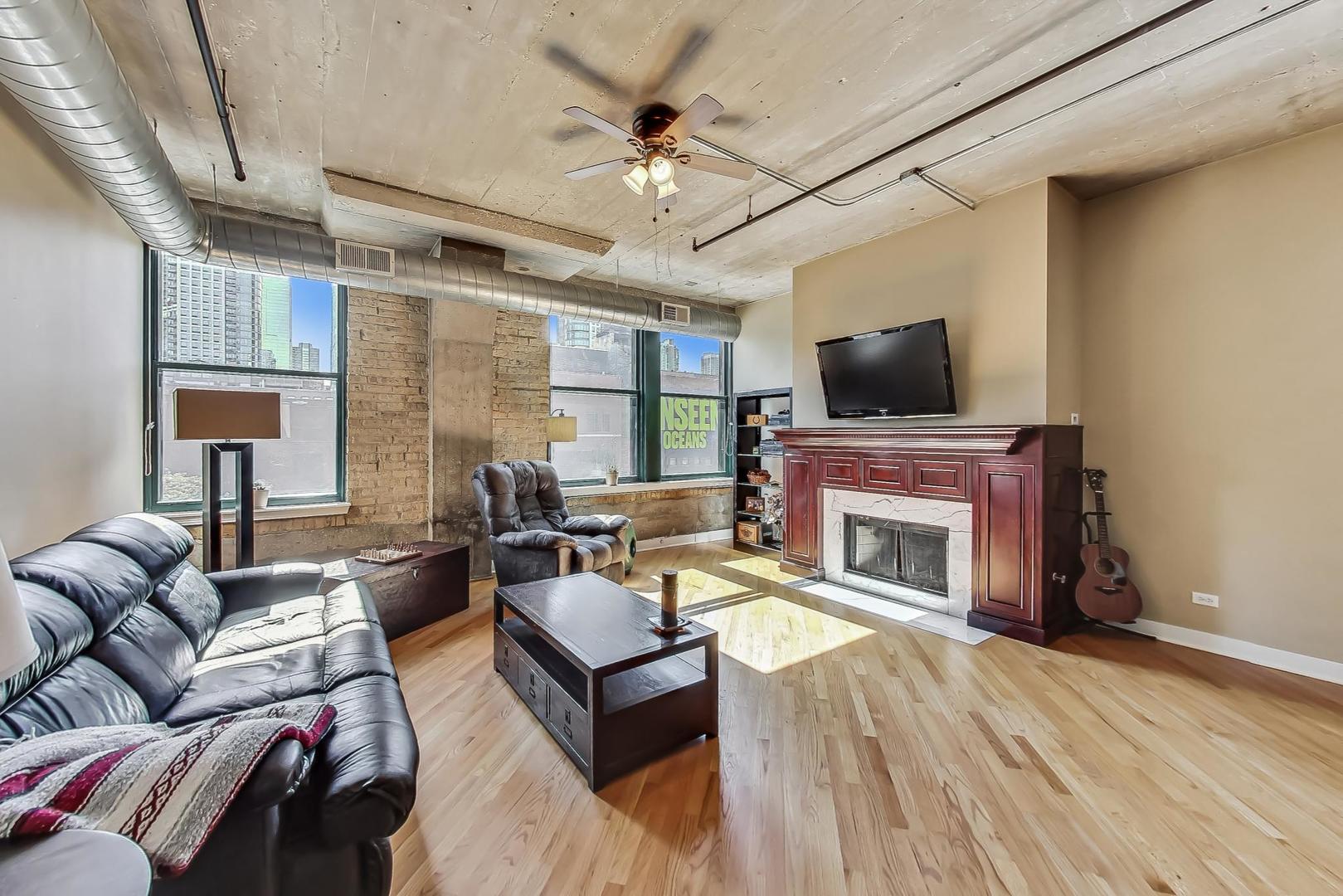 411 W Ontario Street 427