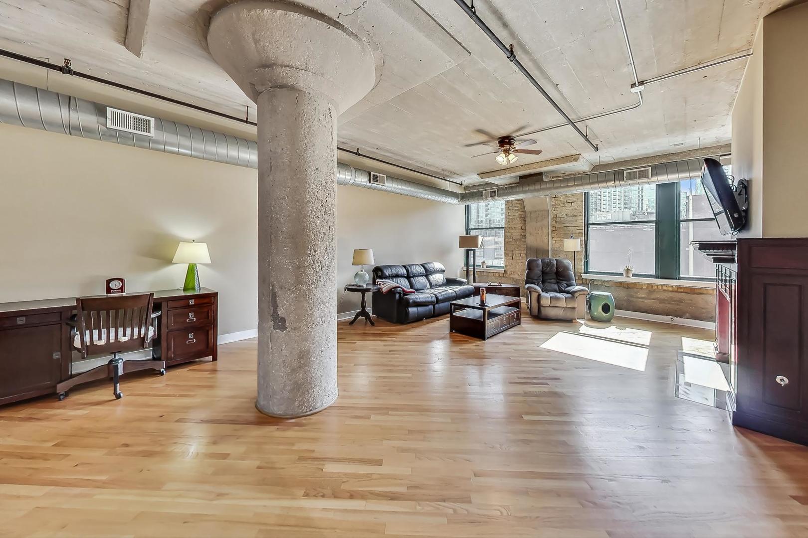 411 W Ontario Street 427