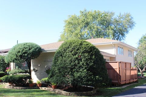 A home in Crestwood