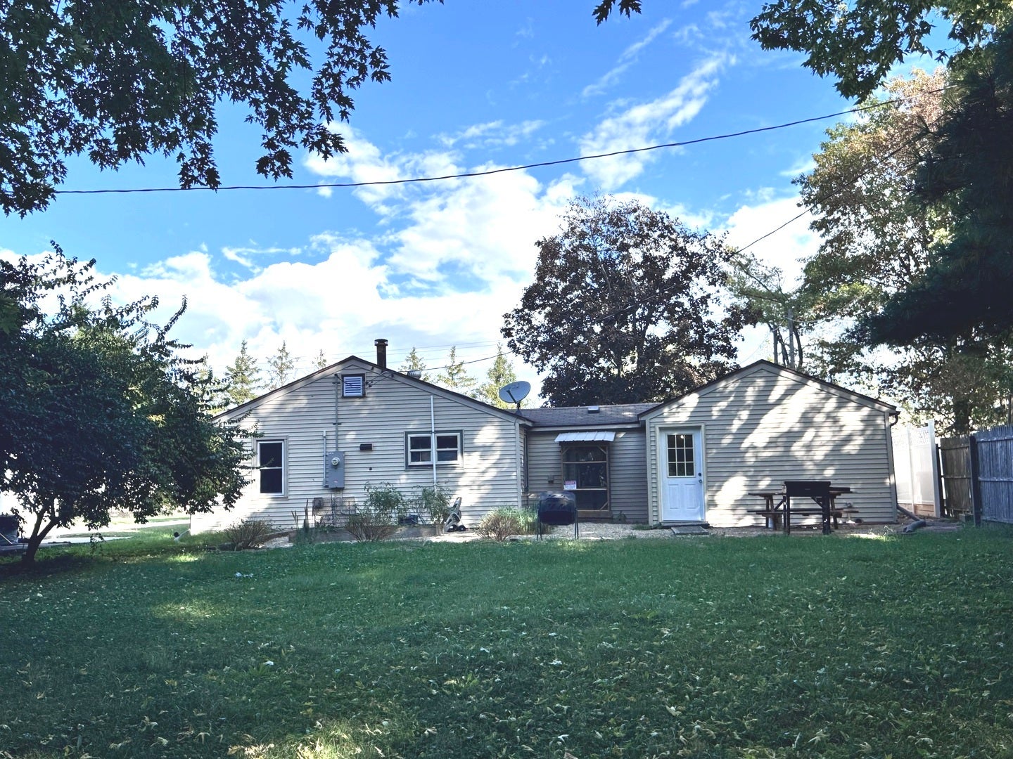 1607 Airport Road