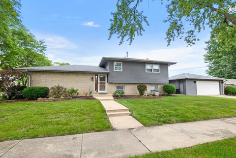 Photo of 3700 W 120th Place, Alsip, IL 60803 (MLS # 12690028)