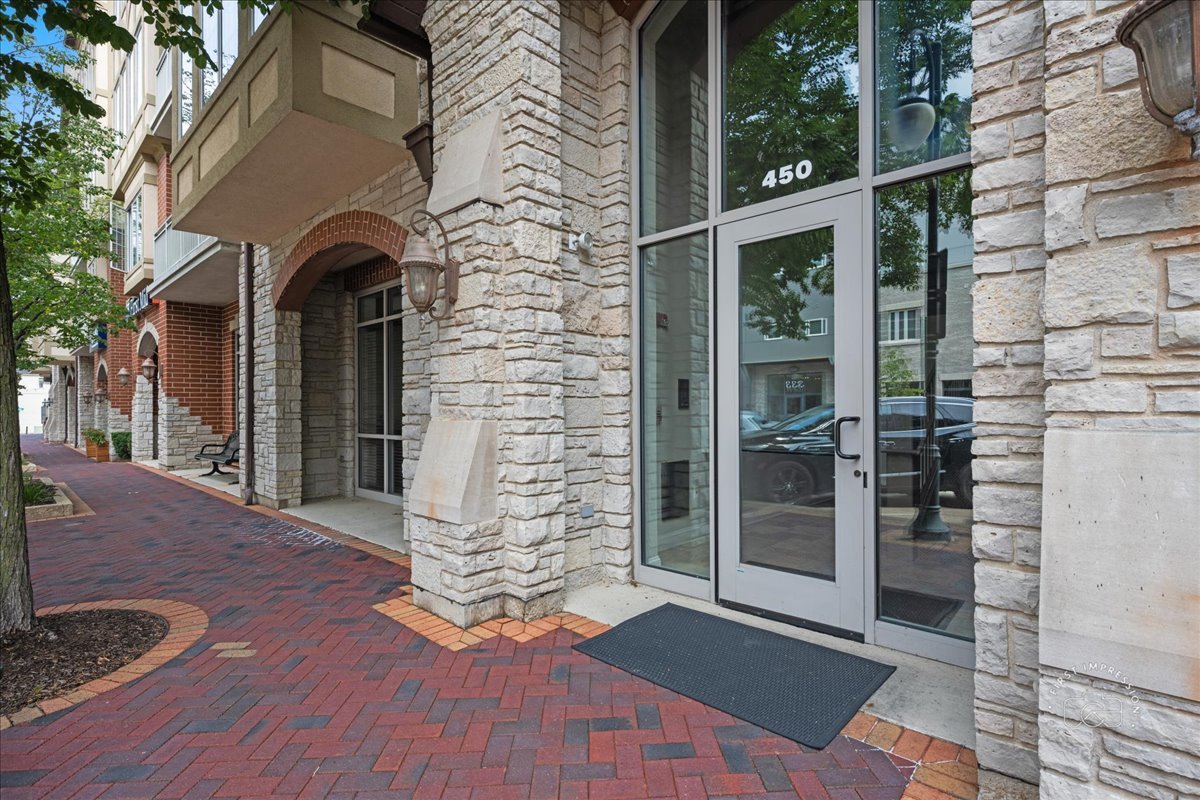 450 S 1ST Street 208