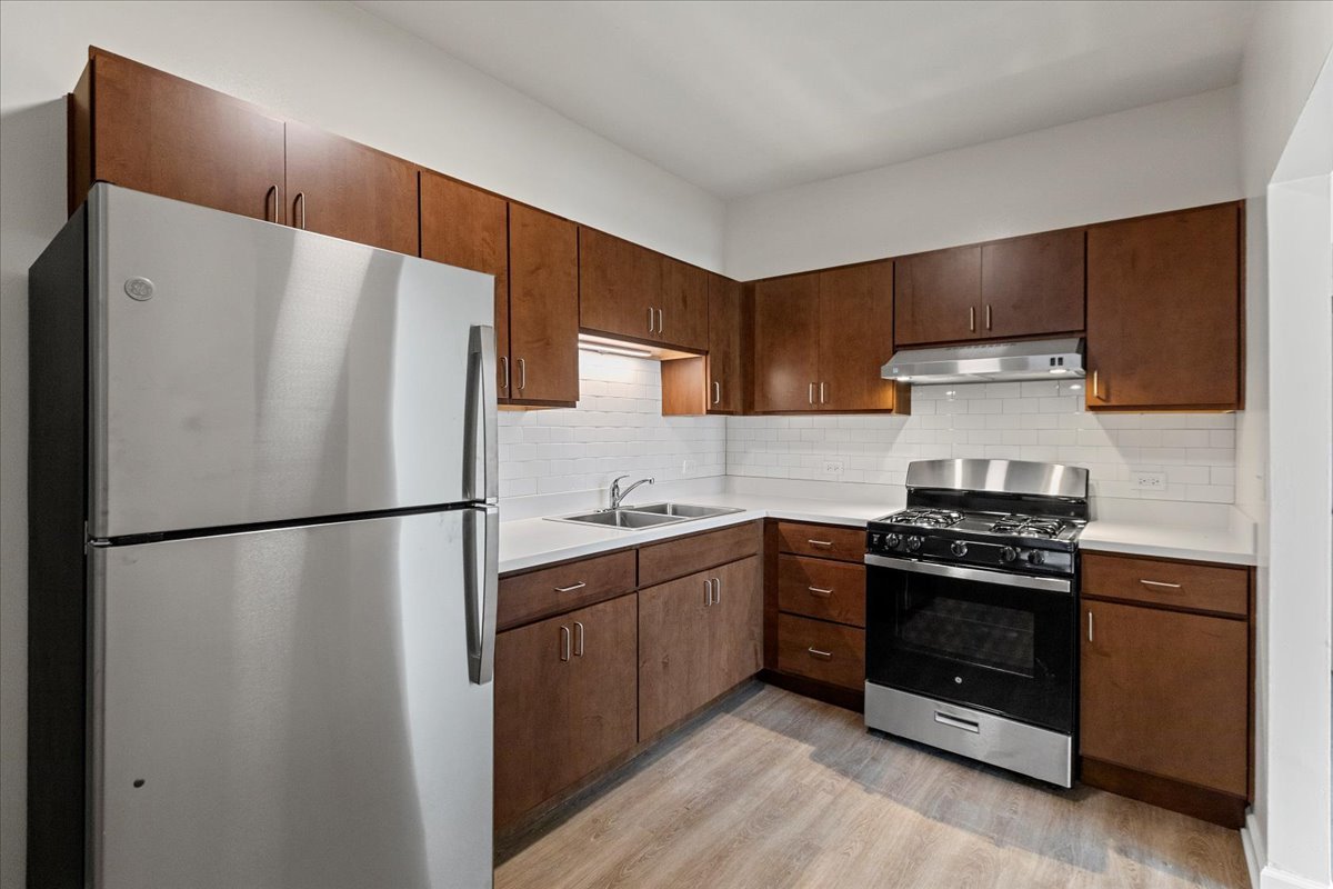 900 W Windsor Avenue 3E