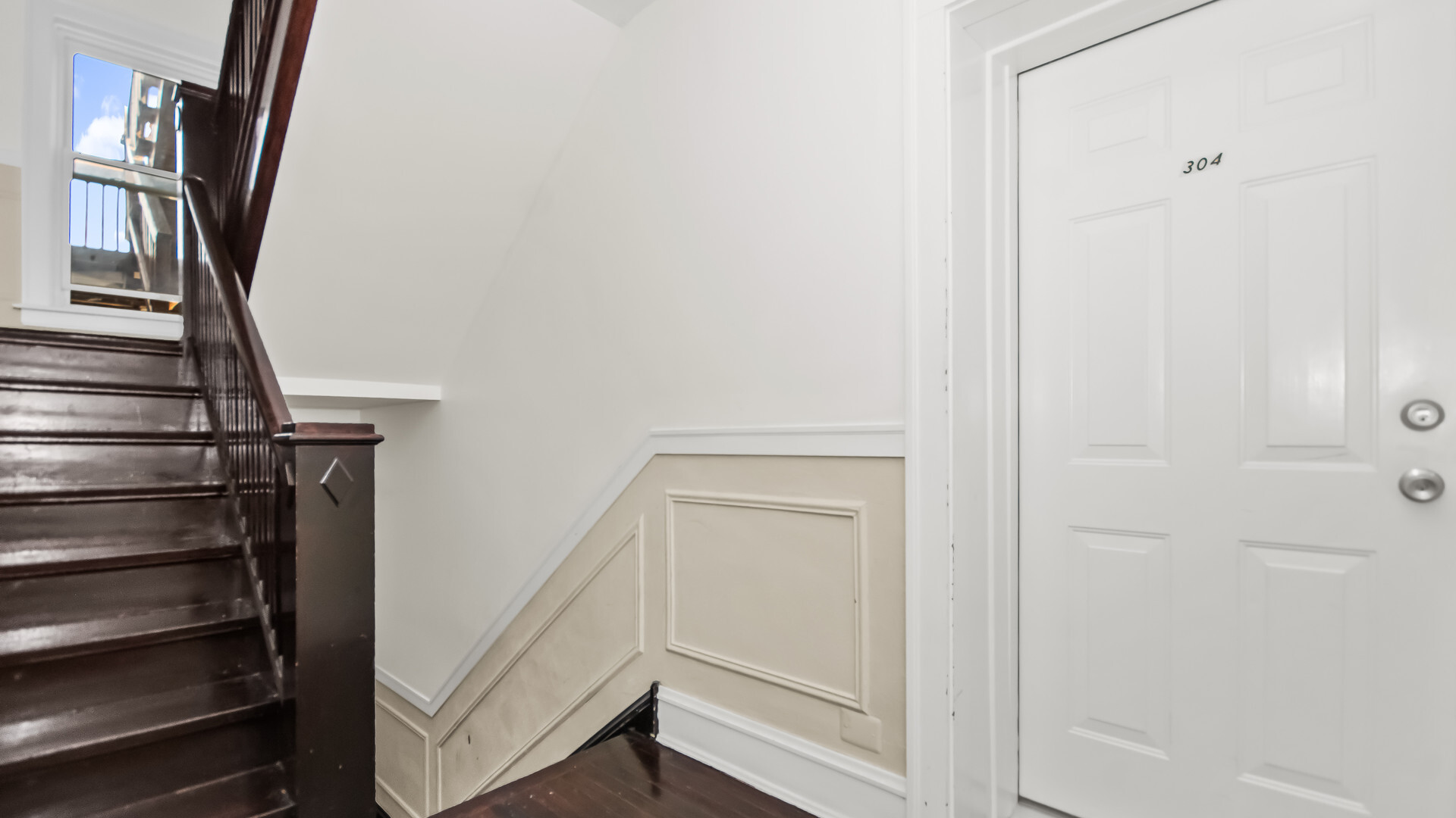3652 W Belle Plaine Avenue 304