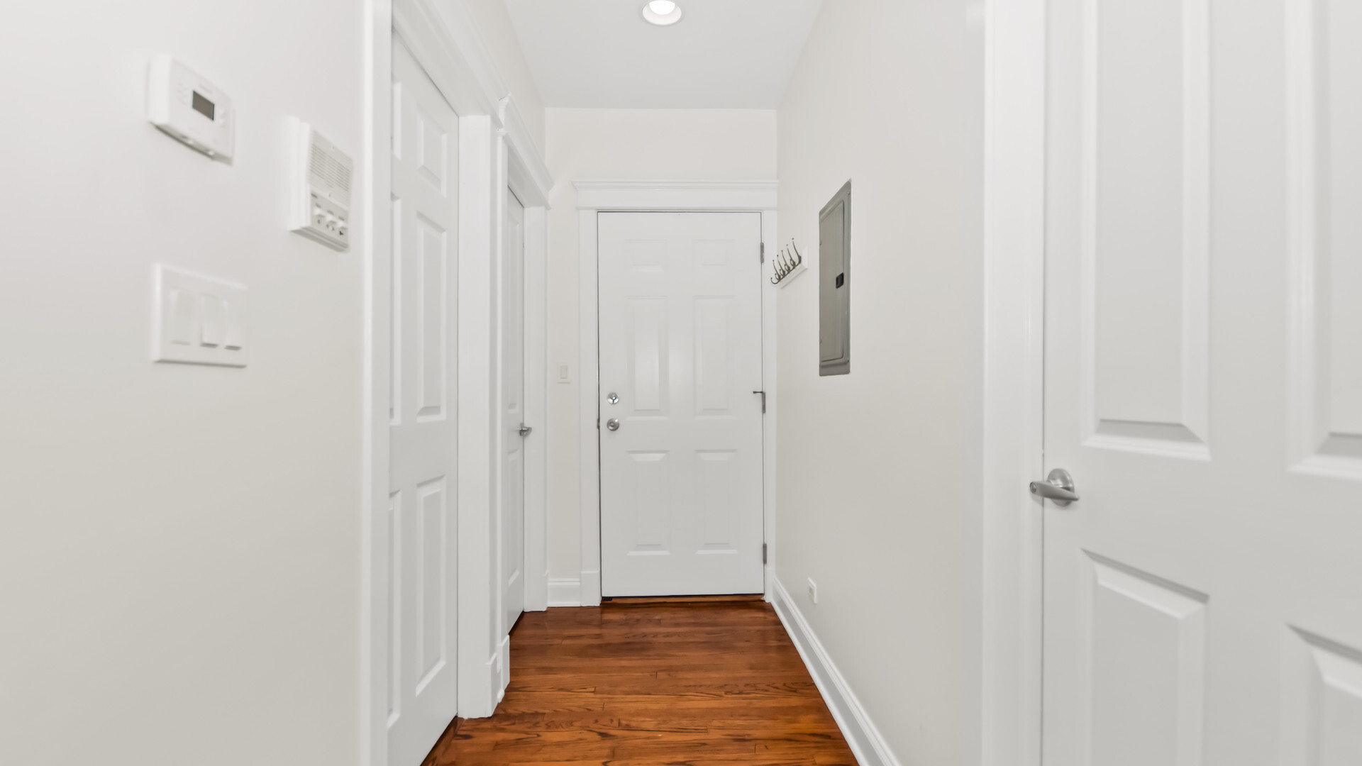 3652 W Belle Plaine Avenue 304