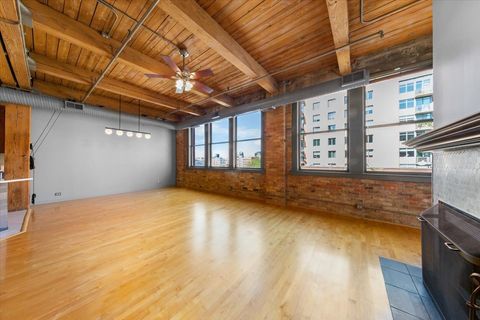 Tiny photo for 913 W Van Buren Street #4C, Chicago, IL 60607 (MLS # 12456629)