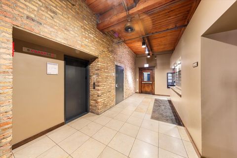 Tiny photo for 913 W Van Buren Street #4C, Chicago, IL 60607 (MLS # 12456629)