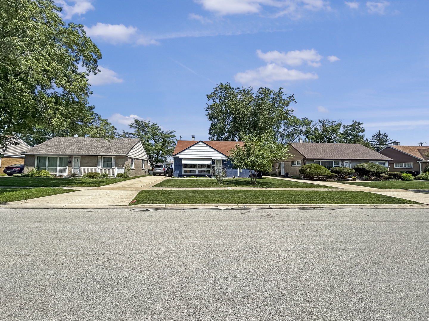 Photo 1 of 12 — 1113 Bristol Avenue, Westchester, IL 60154