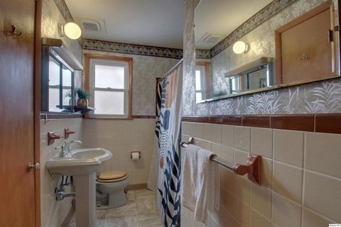 Tiny photo for 523 Temple Street, Quincy, IL 62305 (MLS # 12530777)