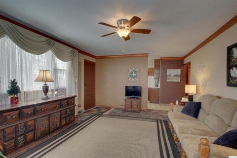 Tiny photo for 523 Temple Street, Quincy, IL 62305 (MLS # 12530777)