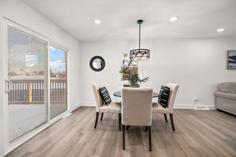 Tiny photo for 214 Somerset Court, New Lenox, IL 60451 (MLS # 12529181)