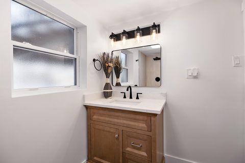 Tiny photo for 214 Somerset Court, New Lenox, IL 60451 (MLS # 12529181)