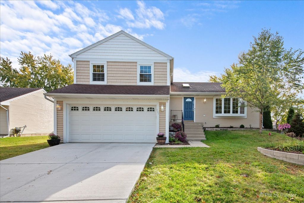 Photo for 105 Canton Lane, Streamwood, IL 60107 (MLS # 12505643)