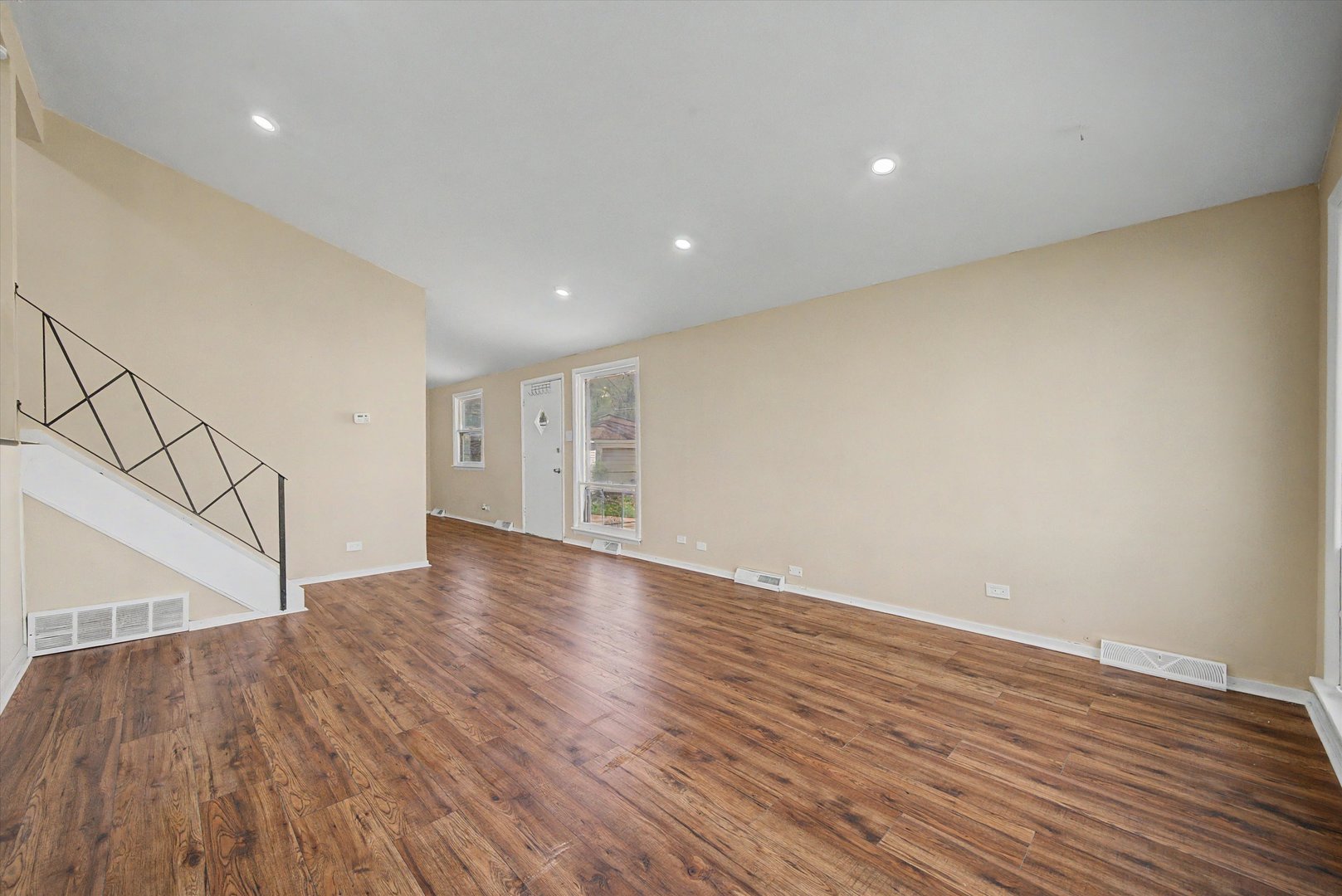 16420 Paulina Street