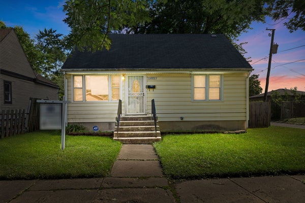 14931 HOYNE AVE, HARVEY, IL 60426 - Image a88e4dda1fbff2a5a59f103f495a00c5/3260943392